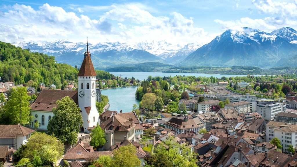 Top 5 Cities in Canada For Expats to Relocate To